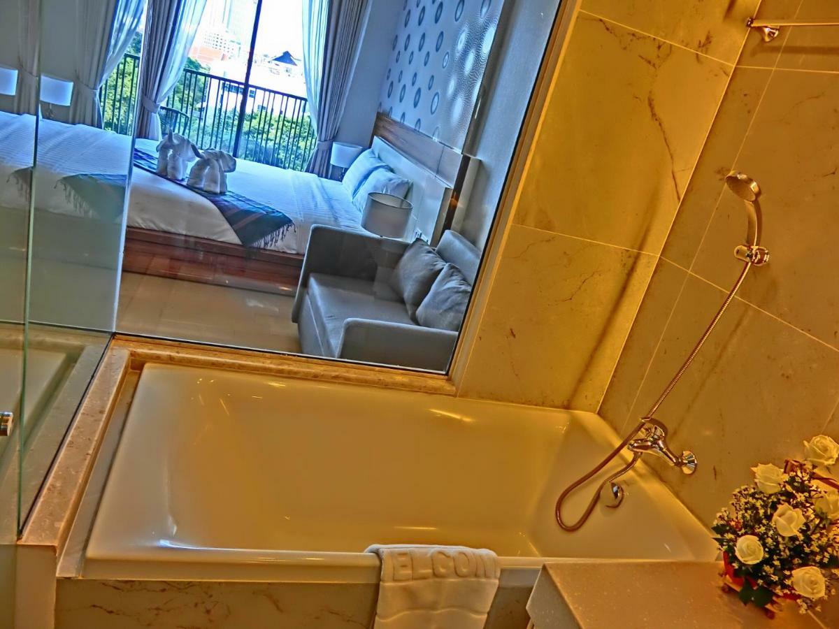 The Astra Suites Chiang Mai Exterior photo