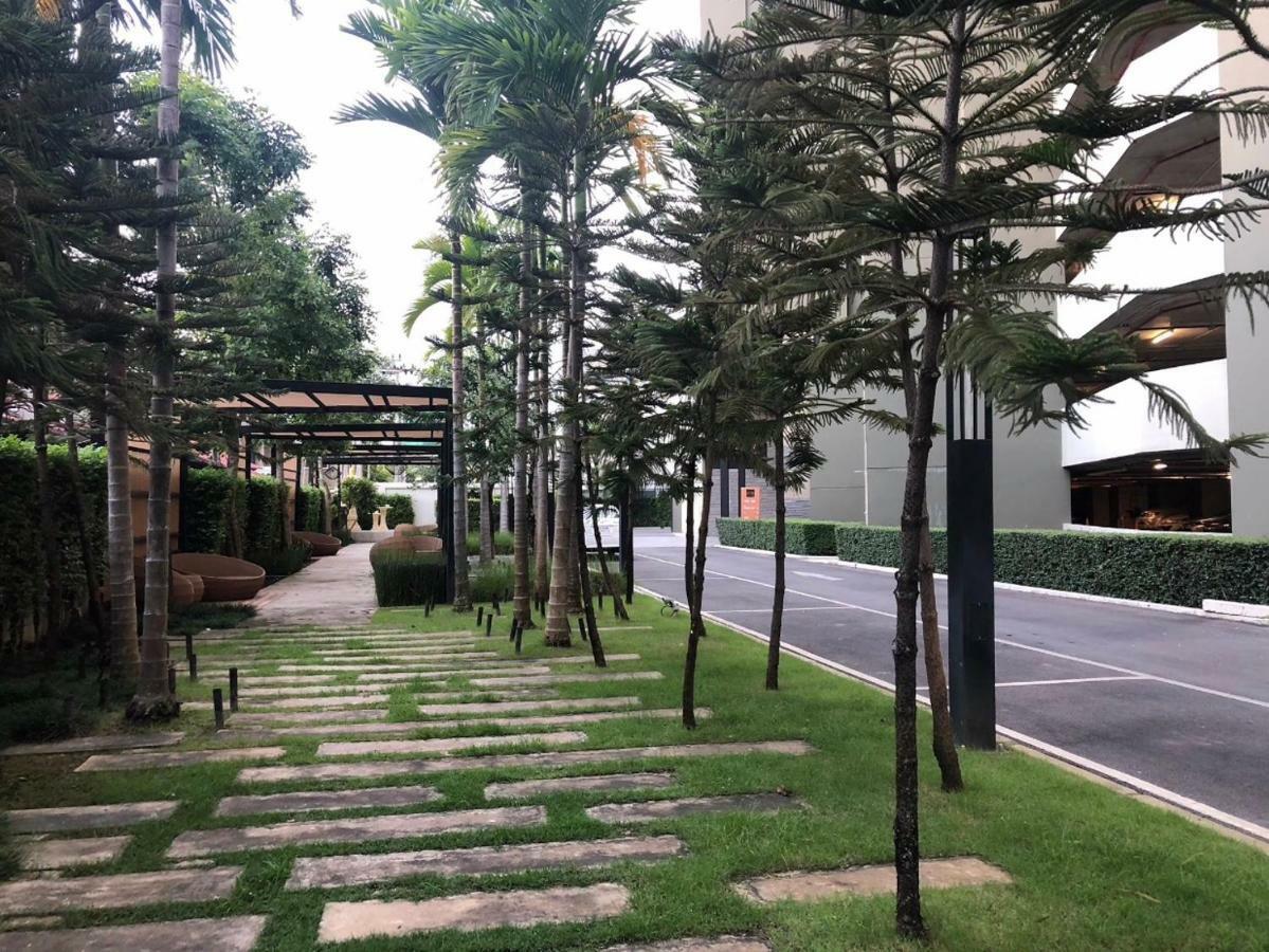 The Astra Suites Chiang Mai Exterior photo